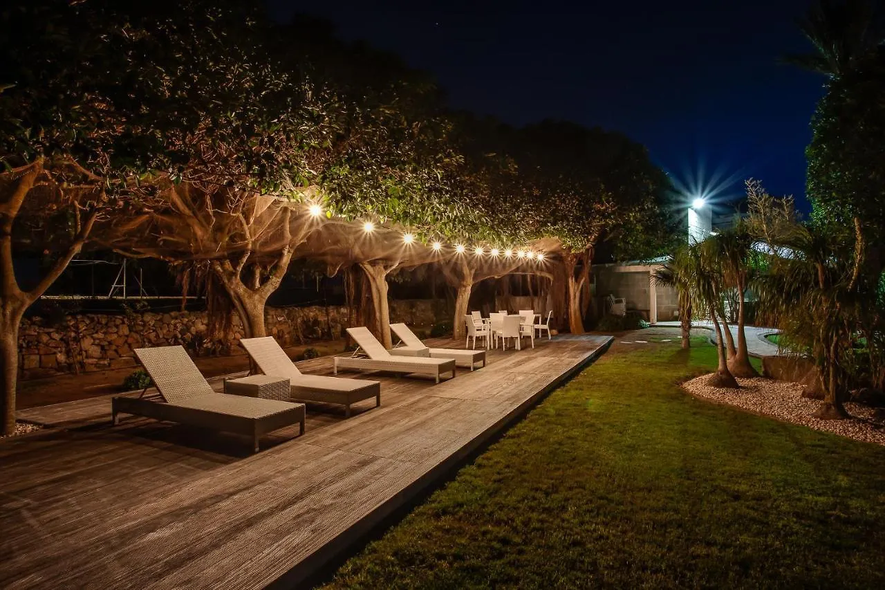 פאביננה Geco Resort מלון