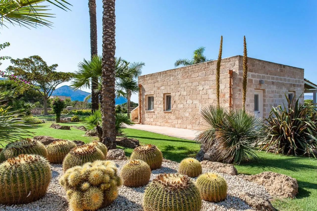 פאביננה Geco Resort מלון